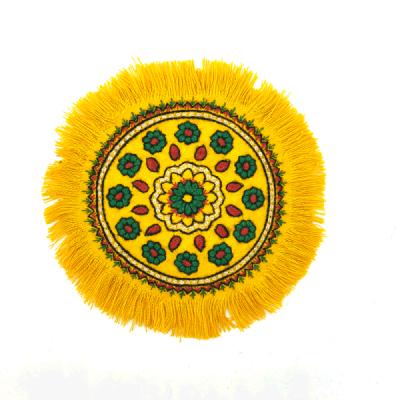 رومیزی پته دوزی طرح شکوفه رنگ زرد 20 سانتی