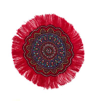 رومیزی پته دوزی طرح ترنج رنگ لاکی 25 سانتی