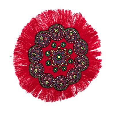 رومیزی پته دوزی طرح قهر و آشتی رنگ لاکی 25 سانتی