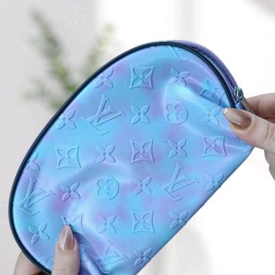 کیف لوازم آرایشی چرمی طرح لویی ویتون | شیک و لاکچری برای خانم‌های خاص