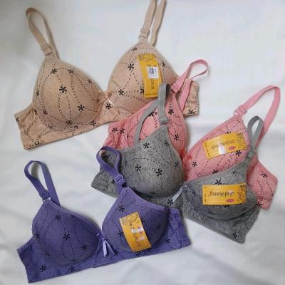 سوتین اسفنجی بدون جک و فنر شکوفه ای سایز 75 80 85