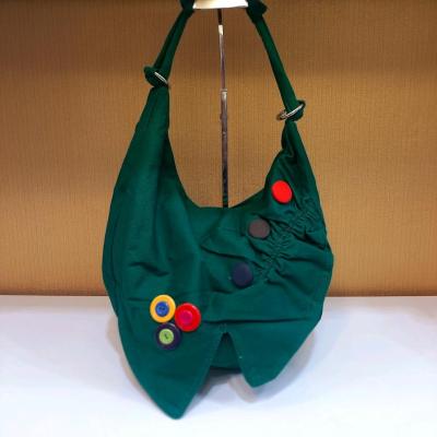 کیف اسپرت دکمه‌ای سبز