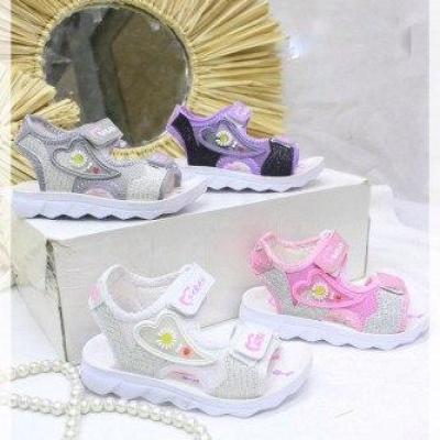 صندل بچگانه چسبی