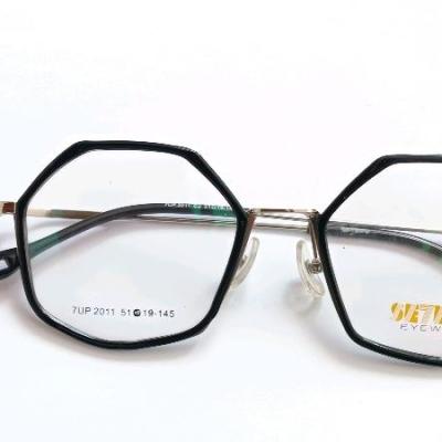 عینک طبی پسرانه عینک مردانه عینک چند ضلعی