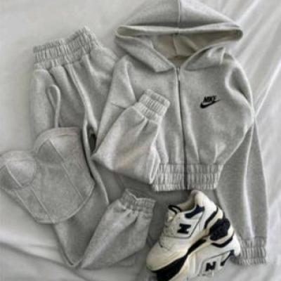 ست سه تیکه سویشرت شلوار تاپ کاپدار نایک