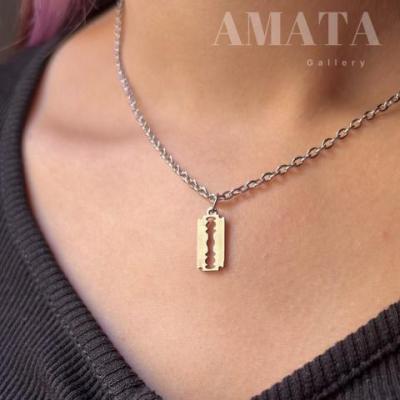 گردنبند استیل تیغ نقره ای