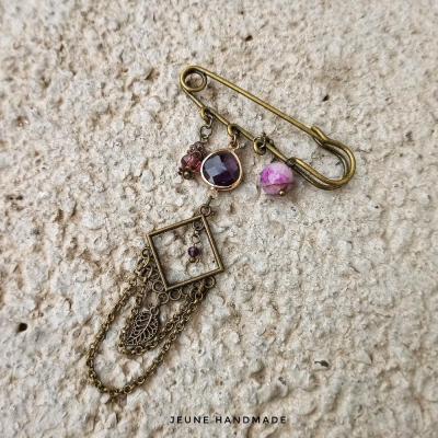 سنجاق سینه‌ی آیین نو