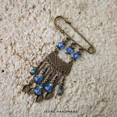 سنجاق سینه‌ی جادو