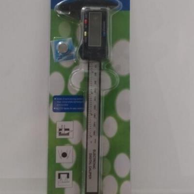 کولیس دیجیتالی جنس کولیس کربن فشرده رنگ مشکی دارای یک باطری اضافه