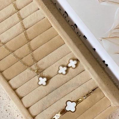 نیمست ونکلیف سفید تک گل