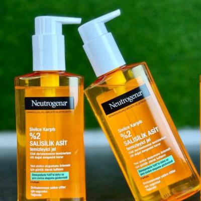 ژل شستشوی صورت نوتروژینا مناسب پوست چرب و ضد جوش