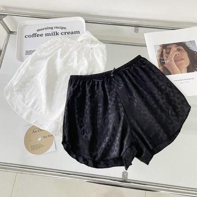 شلوارک ساتن لطیف