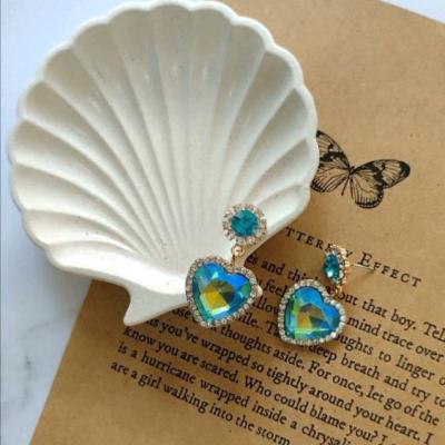 گوشواره میخی قلب آبی