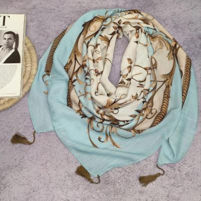 روسری منگوله دار