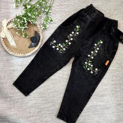 شلوار مام فیت بچگانه دخترانه بابونه گلدوزی