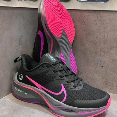 نایک زوم ایکس طرح لبخند