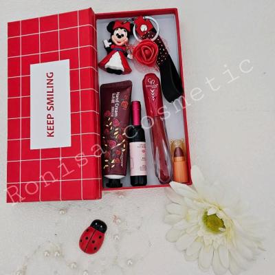 پک هدیه آرایشی قرمز