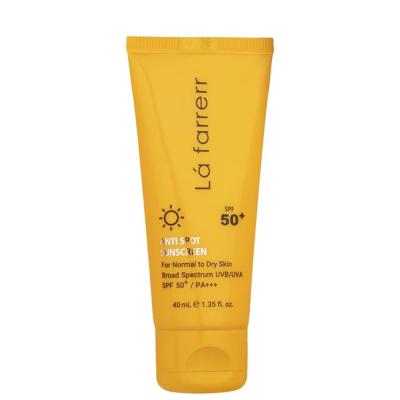 کرم ضد آفتاب و ضدلک بی‌رنگ لافارر مدل SPF50، مناسب پوست‌های خشک و معمولی، حجم 40 میلی‌لیتر