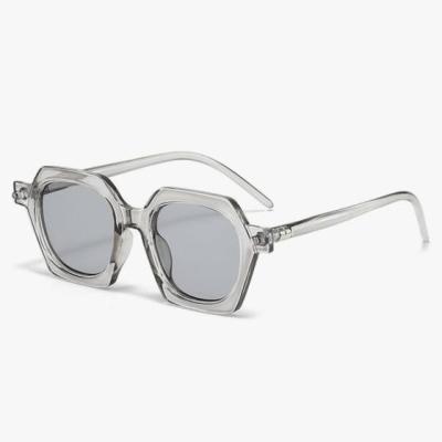 عینک آفتابی مدرن مربع‌شکل PRADA خاکستری ،با محافظت UV400