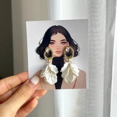 گوشواره آویز گل سفید رنگ ثابت