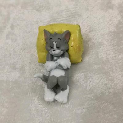 فیگور کیوت تام خفته با بالش زرد اورجینال