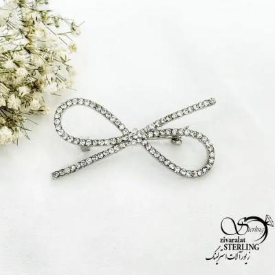 گل سینه طرح پاپیون با نگین اتمی کد 20127