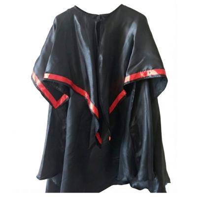 مانتو دانشجویی ساتن مدل لباس فارغ‌التحصیلی مدل شنل همراه کلاه نمدی مناسب جشن فارغ‌التحصیلی