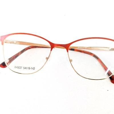 عینک طبی زنانه
