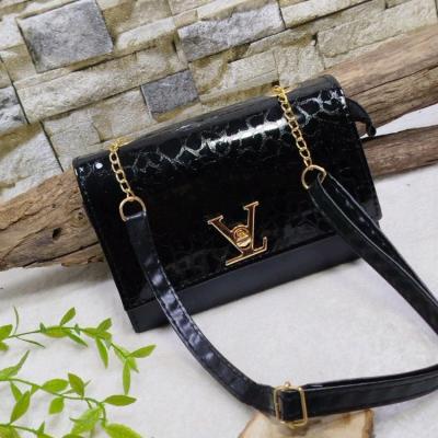 کیف زنانه دوشی قفل LV کد A003