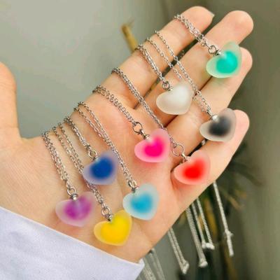 گردنبند پاستلی قلب یخی