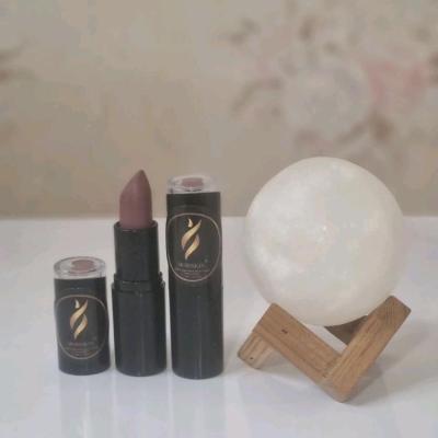 رژ لب با رنگ گیاهی ترمیم کننده لب آقای‌ عطار