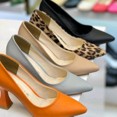 کفش پاشنه دار در پنج رنگ کیفیت عالی